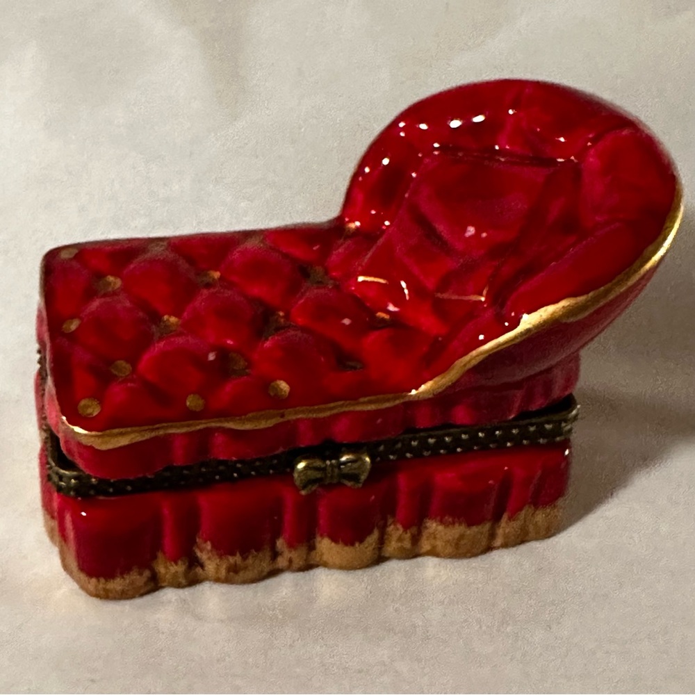 Vintage Painted Red Gold Ceramic Luxury Chaise Lounge Trinket Jewelry Box